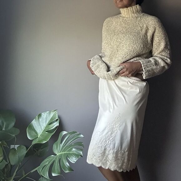 Vintage Wonder Maid Half Slip Pink Womens L 100% Antron Lace Slit Non Cling USA - Picture 1 of 10